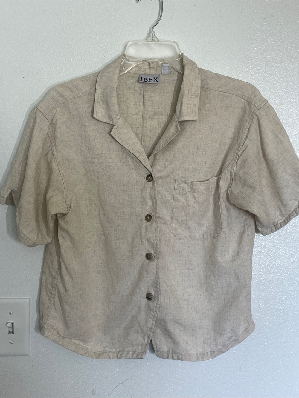 ibex Short-Sleeve Linen Button-Down Shirt in Light Beige